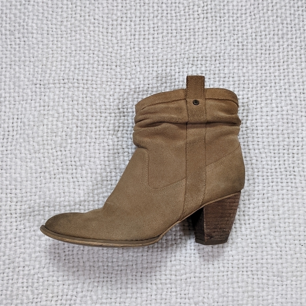 Melrose and Market Theda Style Tan Leather Slouchy Heeled Booties Size 6